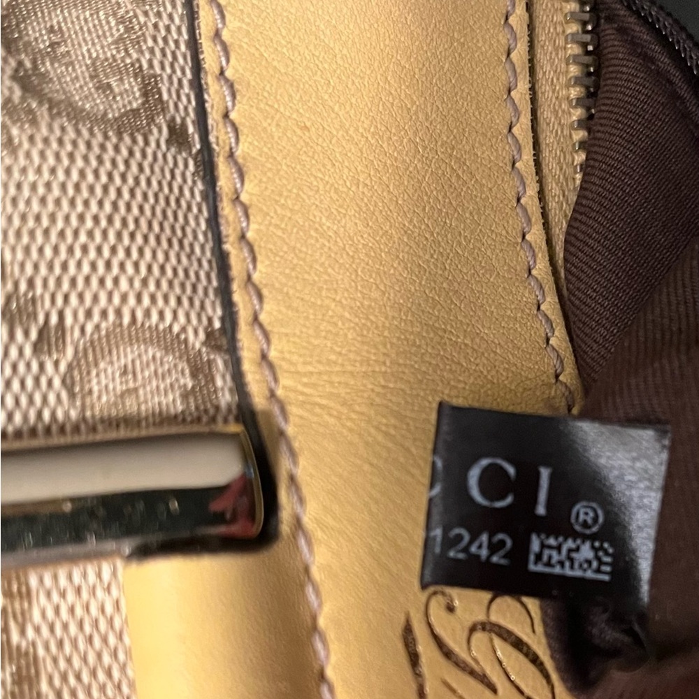 Vintage Gucci GG Canvas D Ring Crossbody with Yellow Trim - Picture 8 of 16